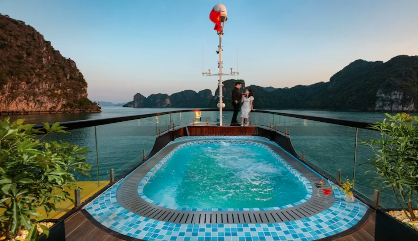 ha long bay cruise for young adults