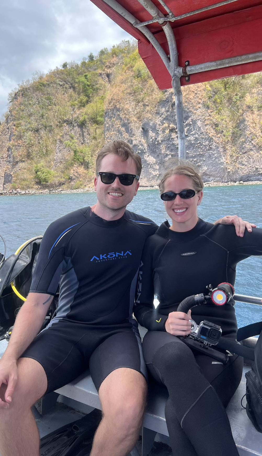 2 people scuba diving in Dominica