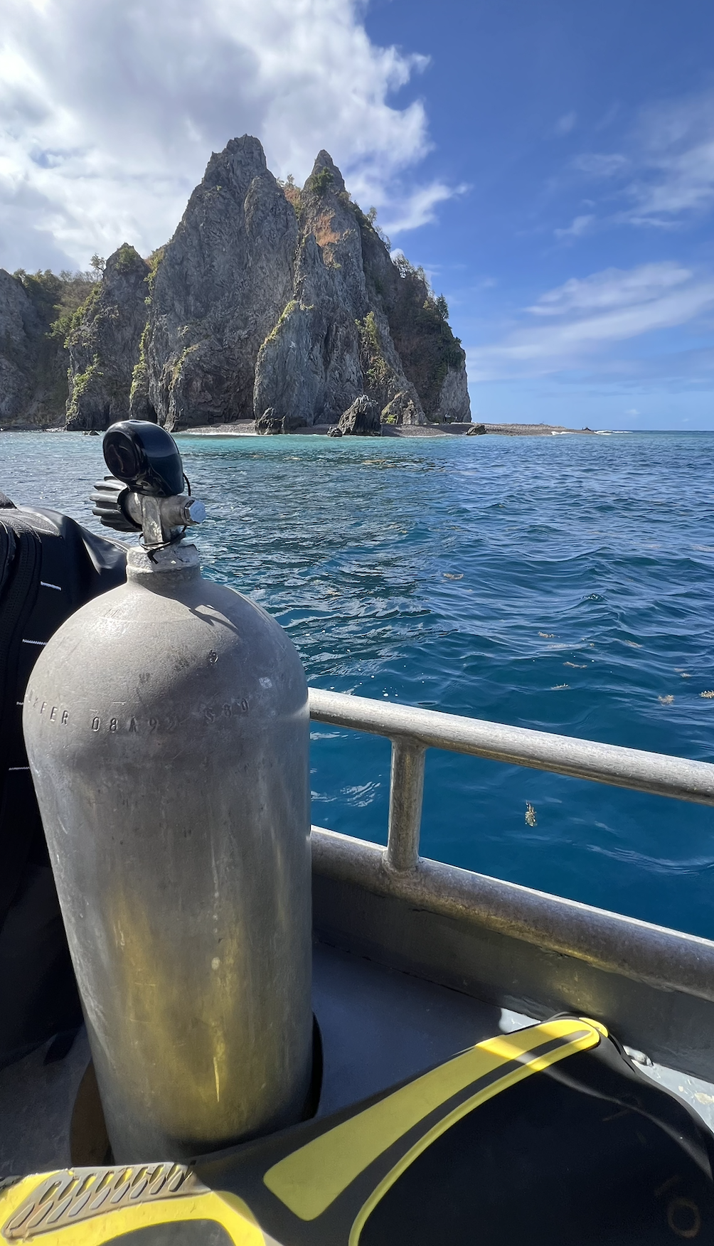 scuba diving tank in Dominica scotts head

